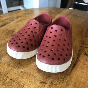 Old Navy perforated vinyl slip on toddler shoes
